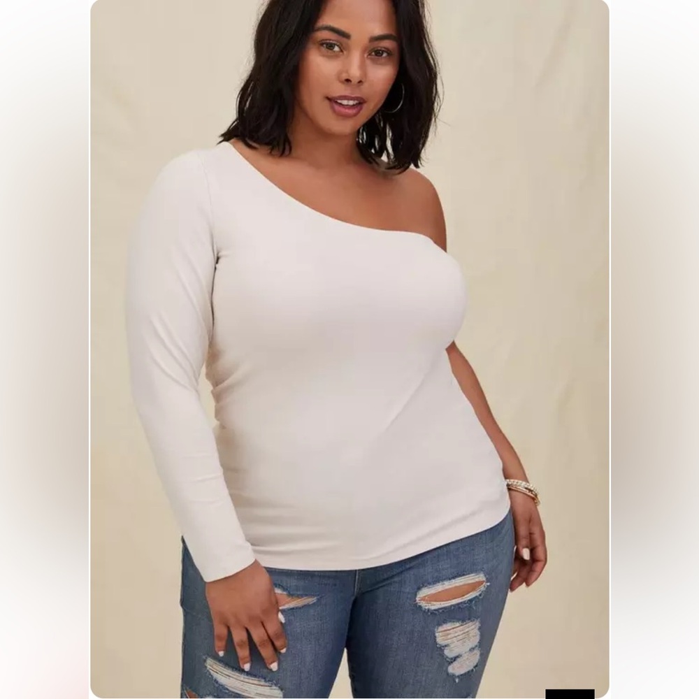 Torrid One-Shoulder Long Sleeve foxy Top. Size large